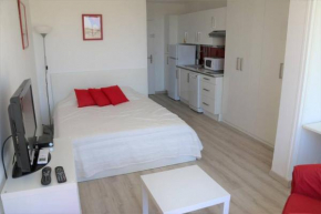 Studio 99, Héliopolis E au village naturiste